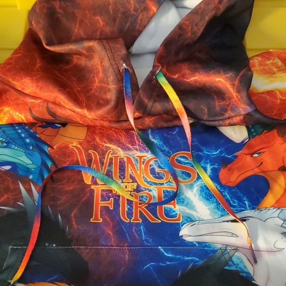 NWOT WINGS OF FIRE HOODIE - Picture 5 of 6